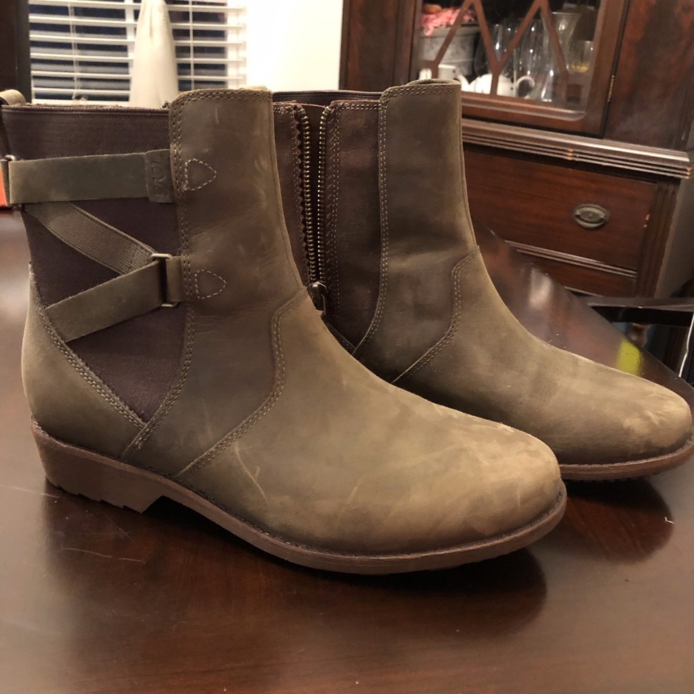 Teva boots